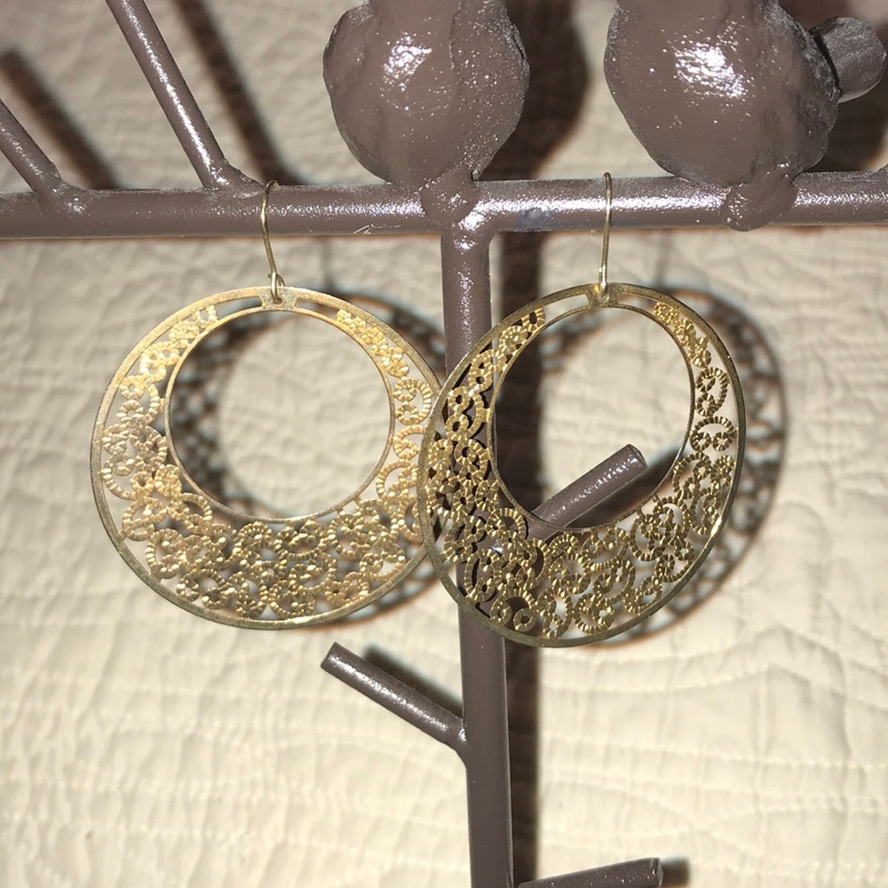 Gold disc earrings